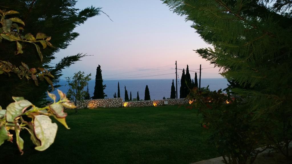 Erofili Villas Lourdata  Exterior photo