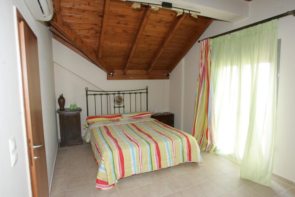 Erofili Villas Lourdata  Room photo